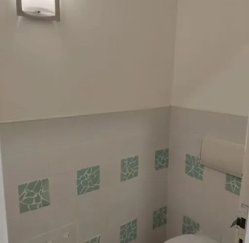 La Vigneronne Du 7 *